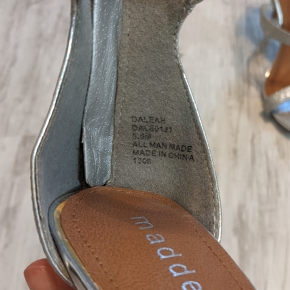 Strappy Madden Girl Daleah Sparkly Silver Zip-Back Heels Size 5.5 - Picture 3 of 7